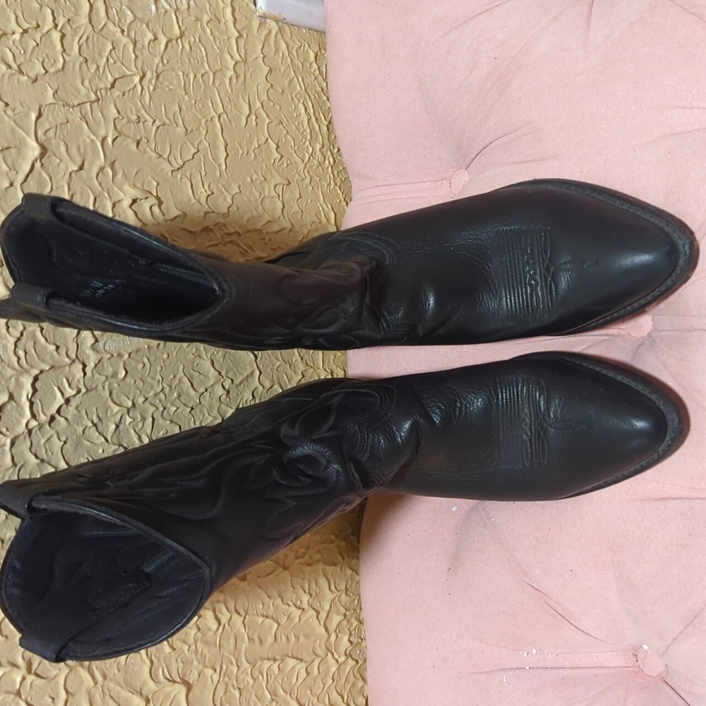 Black Cowboy Boots 9.5M